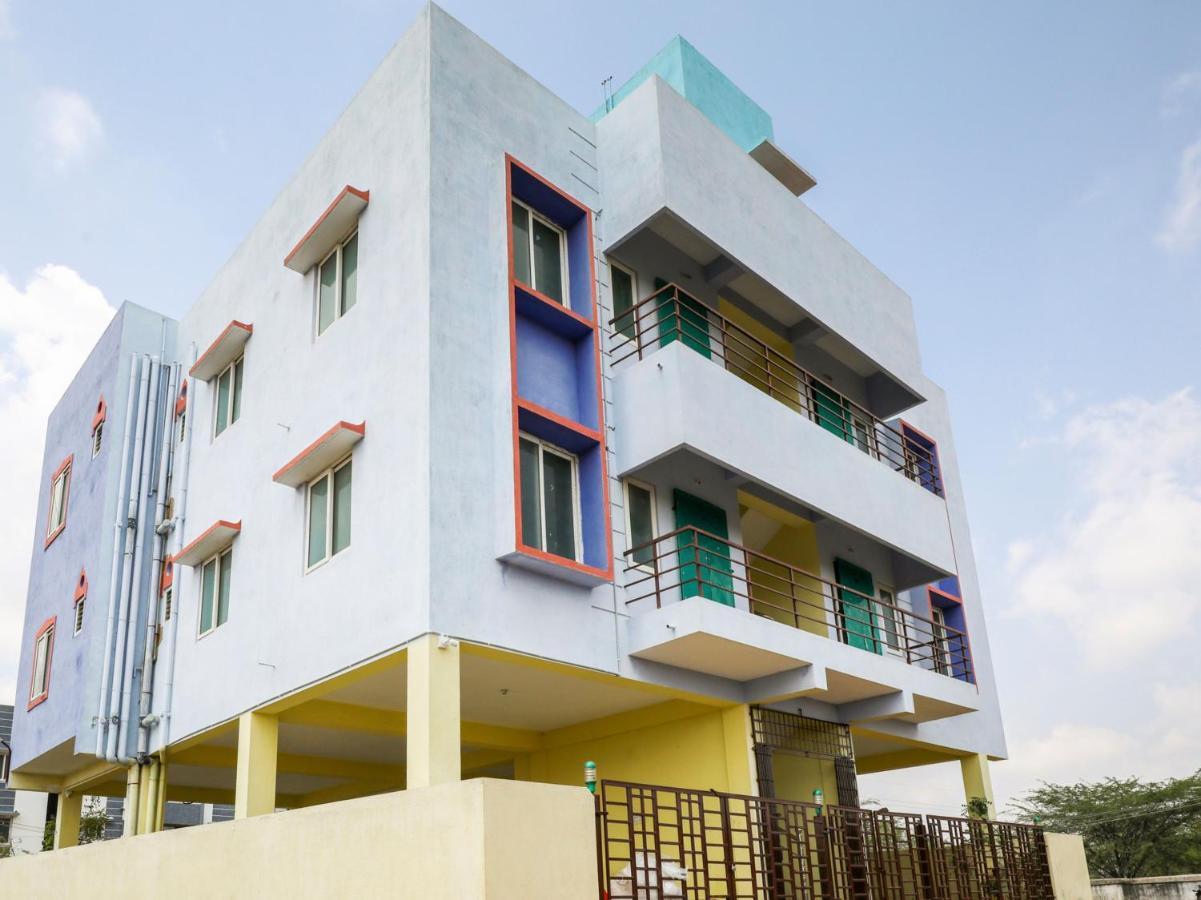 فندق تيروباتيفي  Spot On 63027 Slv Residency المظهر الخارجي الصورة
